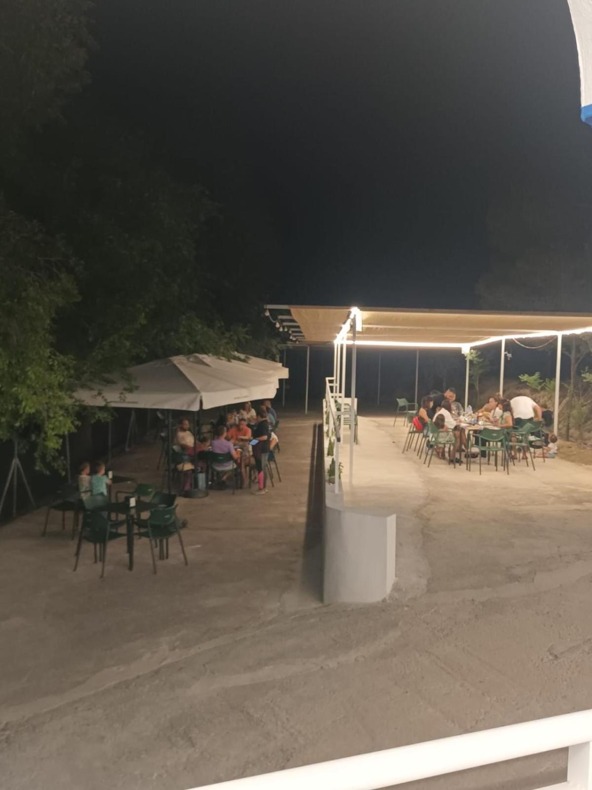 Cuevas El Lago De Castillejar Ngoại thất bức ảnh